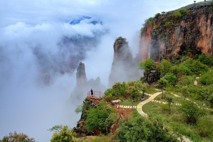 會東旅游資源豐富，有著不同于其他地方的特色，圖為4A級景區(qū)老君峰