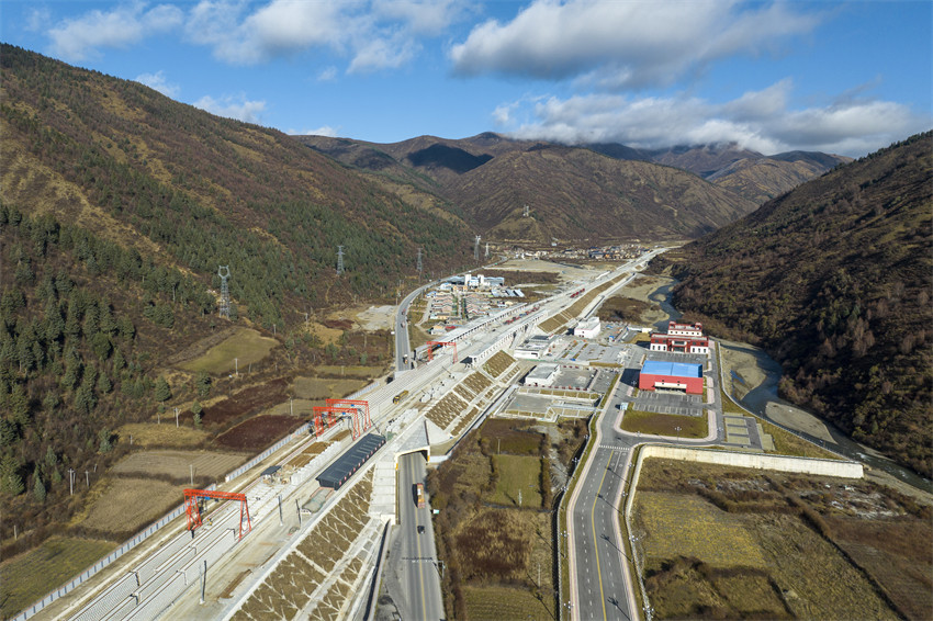 成蘭鐵路四川段已進(jìn)入最后建設(shè)沖刺階段。成蘭公司供圖