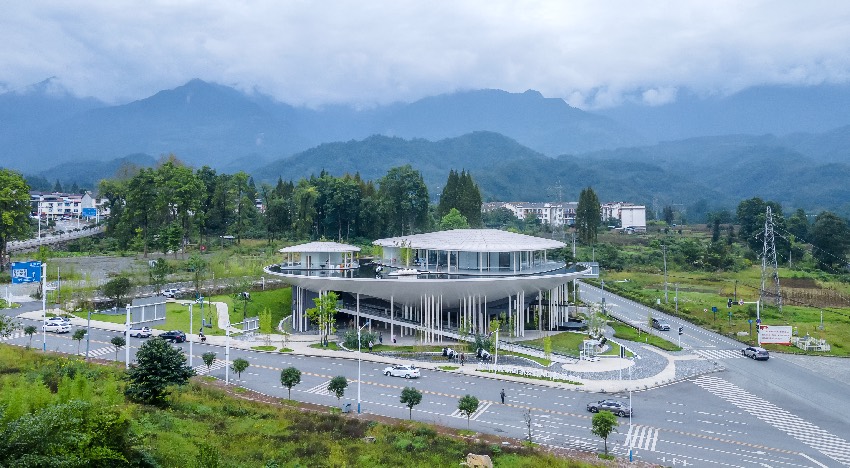 彭州大熊貓國家公園入口展示中心，又稱“臥云臺”。大熊貓國家公園成都管理分局供圖