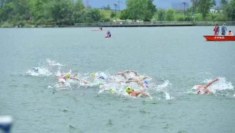 “東錦杯”2024成都·金堂鐵人三項世界杯賽鳴槍開賽