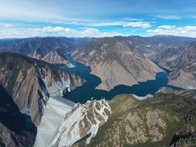 中國(guó)已建最高土石壩雅礱江兩河口水電站。王柏麟攝