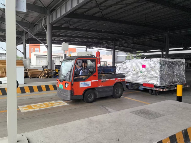 雙流空港口岸正式開通不出空側“國際、國內直接轉運”空空中轉業(yè)務。四川省機場集團航空地面服務有限公司供圖